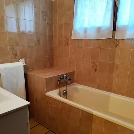 Grande Villa, A Deux Pas De La Plage, Pinede Et Du Grand Village De Noel *