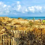 Grande Villa, A Deux Pas De La Plage, Pinede Et Du Grand Village De Noel Villa Le Barcares