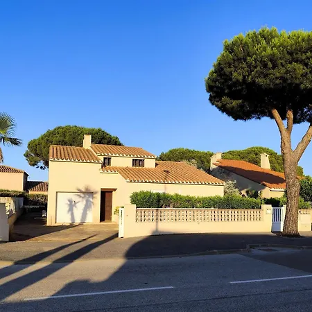 Villa Grande Villa, A Deux Pas De La Plage, Pinede Et Du Grand Village De Noel *