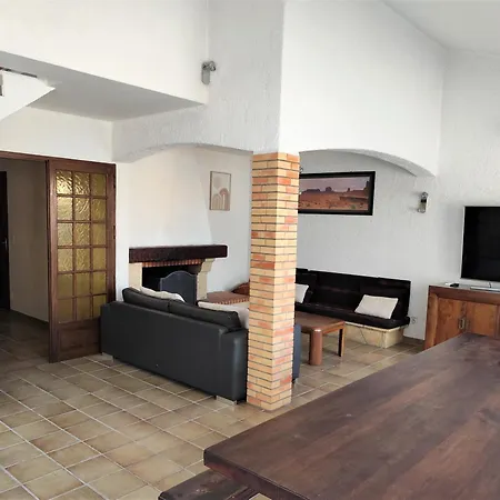 Grande Villa, A Deux Pas De La Plage, Pinede Et Du Grand Village De Noel *